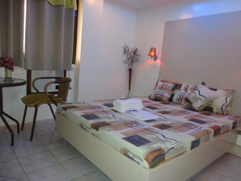 Oyo 191 Paradise Apartelle Hotel Manila Bagian luar foto
