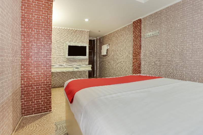 Oyo 191 Paradise Apartelle Hotel Manila Bagian luar foto
